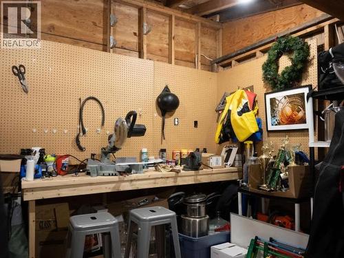 6835 Drake Street, Powell River, BC - Indoor