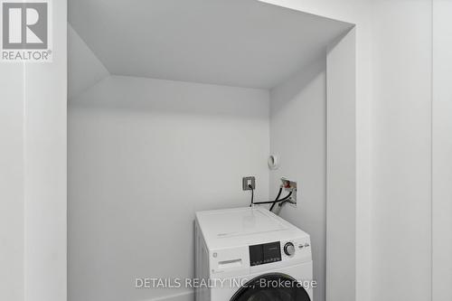 B - 828 B Maplewood Avenue, Ottawa, ON -  Photo Showing Laundry Room