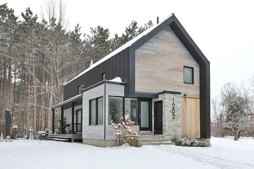 1202 Rue Shefford  Bromont, QC J2L 1E5