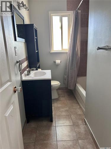 111 5Th Avenue E, Shellbrook, SK - Indoor Photo Showing Bathroom