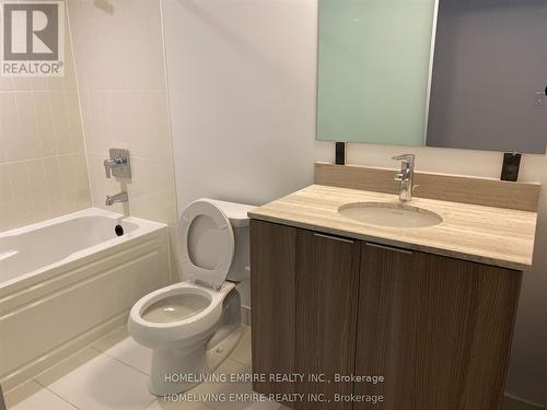 1720 - 955 Bay Street, Toronto, ON - Indoor Photo Showing Bathroom