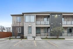 8 651 Kingsbury Avenue  Winnipeg, MB R2V 5A7