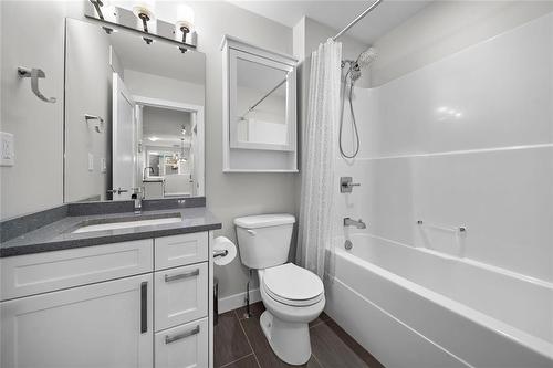 8 651 Kingsbury Avenue, Winnipeg, MB - Indoor Photo Showing Bathroom