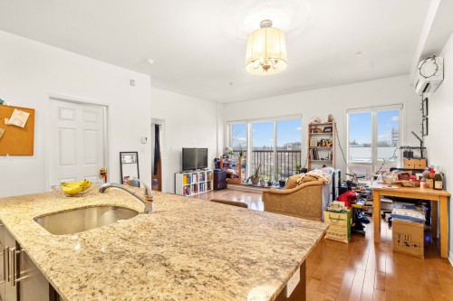 Living Room - 307-355 Rue Hurteau, Dollard-Des-Ormeaux, QC - Indoor