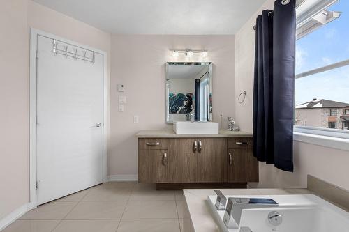 Salle de bains - 343 Rue Schubert, Saint-Jean-Sur-Richelieu, QC - Indoor Photo Showing Bathroom