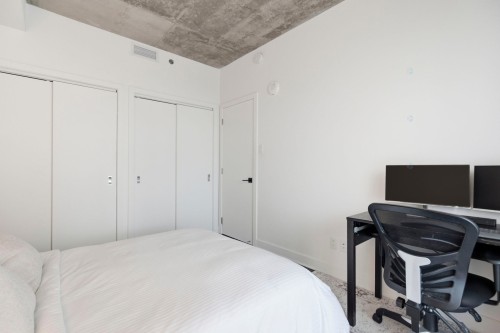 Chambre à coucher principale - 904-5905 Boul. Du Quartier, Brossard, QC - Indoor Photo Showing Bedroom