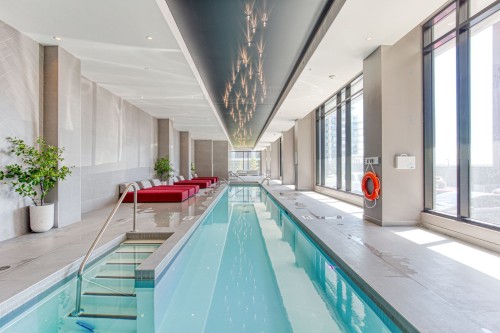 Piscine - 904-5905 Boul. Du Quartier, Brossard, QC - Indoor Photo Showing Other Room With In Ground Pool