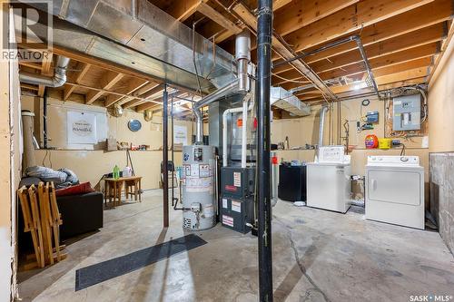 1010 Reynolds Street, Regina, SK - Indoor Photo Showing Laundry Room