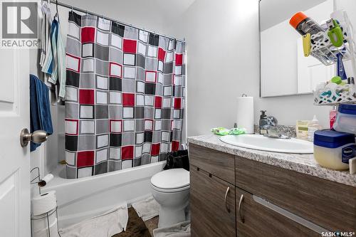 1010 Reynolds Street, Regina, SK - Indoor Photo Showing Bathroom
