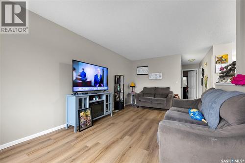 1010 Reynolds Street, Regina, SK - Indoor Photo Showing Living Room