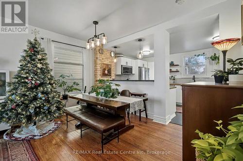 217 Victoria Road S, Guelph (St. Patrick'S Ward), ON - Indoor Photo Showing Dining Room