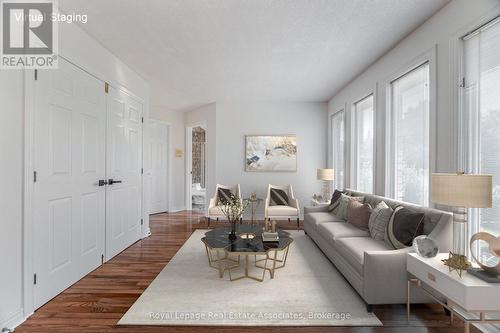 100 National Drive, Hamilton, ON - Indoor Photo Showing Living Room