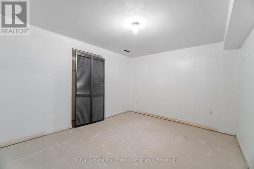 100 National Drive, Hamilton, ON - Indoor Photo Showing Other Room