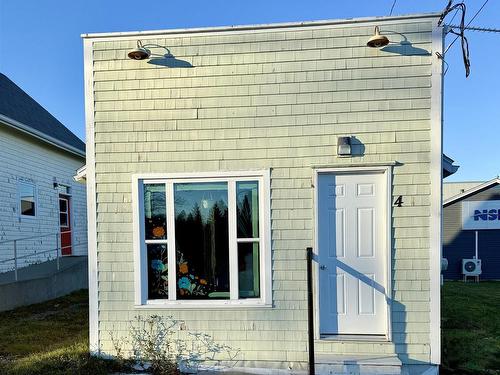 4 Beech Street, Lockeport, NS 
