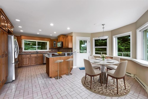 4335 Emily Carr Dr, Saanich, BC 