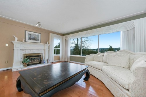 4335 Emily Carr Dr, Saanich, BC 