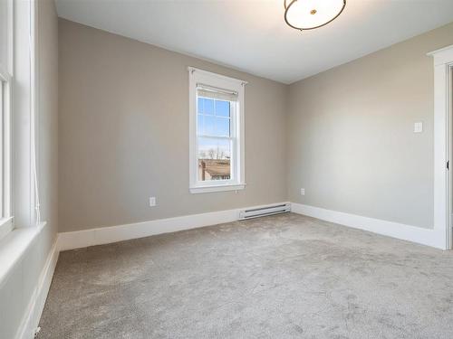 6 Hamilton Avenue, Brookfield, NS 