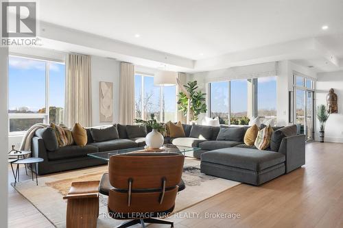 601 - 77 Yates Street, St. Catharines (Downtown), ON - Indoor Photo Showing Living Room