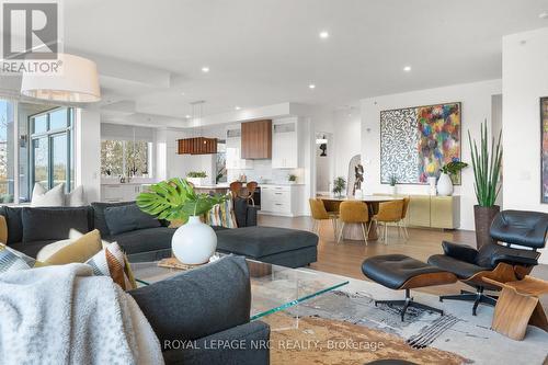 601 - 77 Yates Street, St. Catharines (Downtown), ON - Indoor Photo Showing Living Room