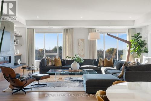 601 - 77 Yates Street, St. Catharines (Downtown), ON - Indoor Photo Showing Living Room