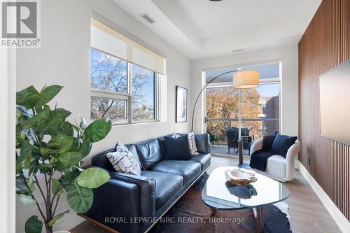 601 - 77 Yates Street, St. Catharines (Downtown), ON - Indoor Photo Showing Living Room