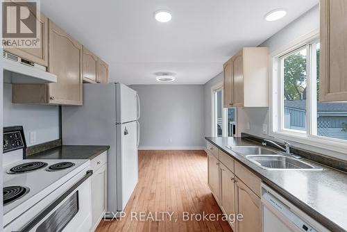 3 Comforts Cove, Innisfil, ON - Indoor Photo Showing Kitchen With Double Sink