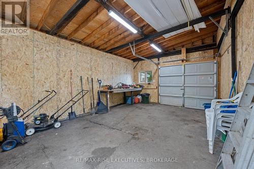 425 King Street W, Gananoque, ON - Indoor Photo Showing Garage
