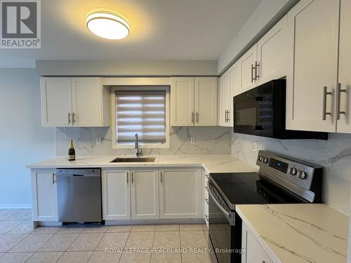 145 Argento Crescent, Vaughan, ON - Indoor Photo Showing Kitchen