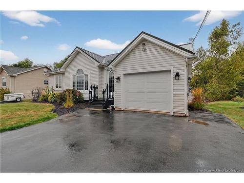 52 Frederic, Dieppe, NB 