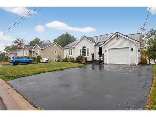 52 Frederic, Dieppe, NB 