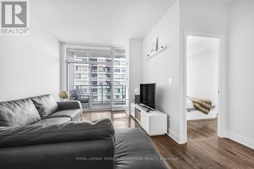 906 - 1910 LAKE SHORE BOULEVARD W  Toronto, ON M6S 1A2