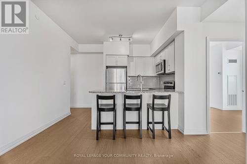 802 - 155 Caroline Street, Waterloo, ON - Indoor Photo Showing Kitchen