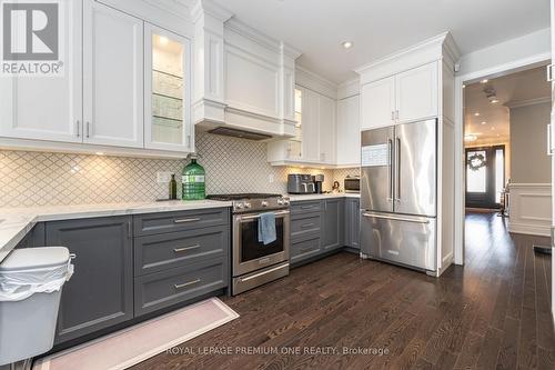 34 Blueberry Run Trail, King, ON - Indoor Photo Showing Kitchen With Upgraded Kitchen