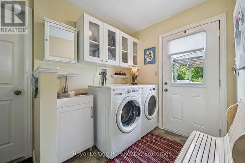 2 Murray Way, Minto, ON - Indoor Photo Showing Laundry Room
