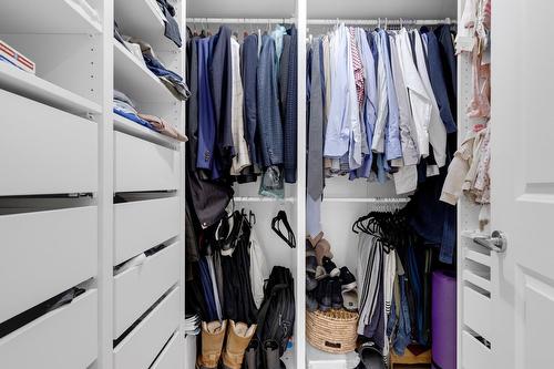 Penderie (Walk-in) - 203-4060 Boul. Des Sources, Dollard-Des-Ormeaux, QC - Indoor With Storage