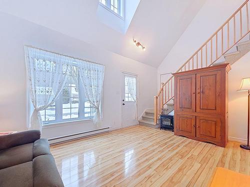 Salon - 687 Rue Wodon, Joliette, QC - Indoor Photo Showing Other Room