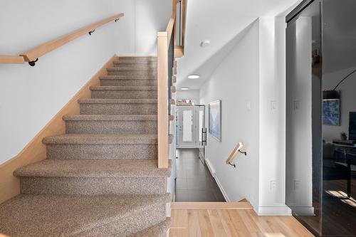 Escalier - 13664 Rue Du Charretier, Mirabel, QC - Indoor Photo Showing Other Room