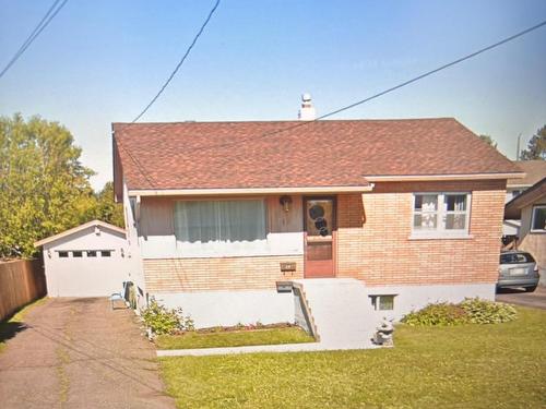 17 Penfold Street  Thunder Bay, ON P7A 3J6