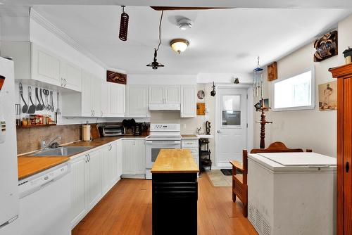 Intergenerational - 1209 Rue Mathieu, Prévost, QC - Indoor Photo Showing Kitchen