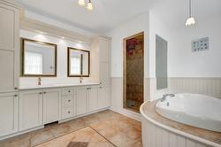 Ensuite bathroom - 