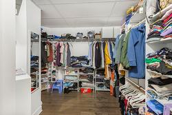Walk-in closet - 
