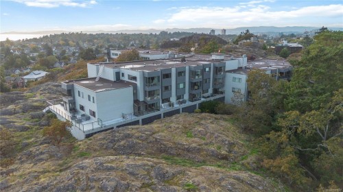 410-1433 Faircliff Lane, Victoria, BC - Outdoor With View