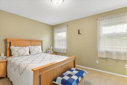 4205 Wellington Drive, Vernon, BC - Indoor Photo Showing Bedroom