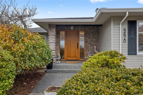 5670 Malibu Terr, Nanaimo, BC 