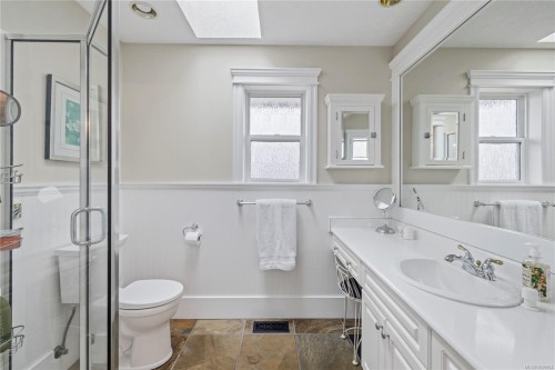 5670 Malibu Terr, Nanaimo, BC 