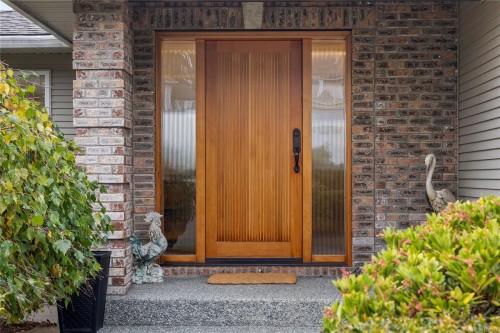 5670 Malibu Terr, Nanaimo, BC 