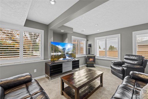 5670 Malibu Terr, Nanaimo, BC 