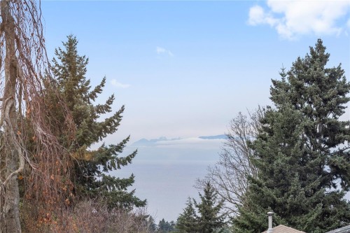 5670 Malibu Terr, Nanaimo, BC 