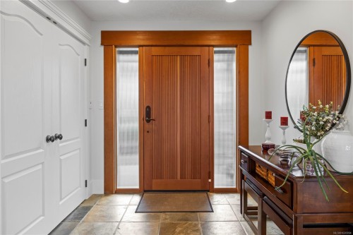 5670 Malibu Terr, Nanaimo, BC 