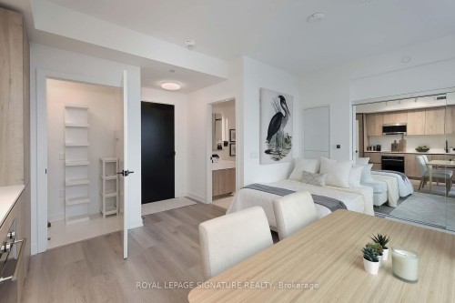 2010-117 Broadway Avenue, Toronto, ON - Indoor Photo Showing Other Room